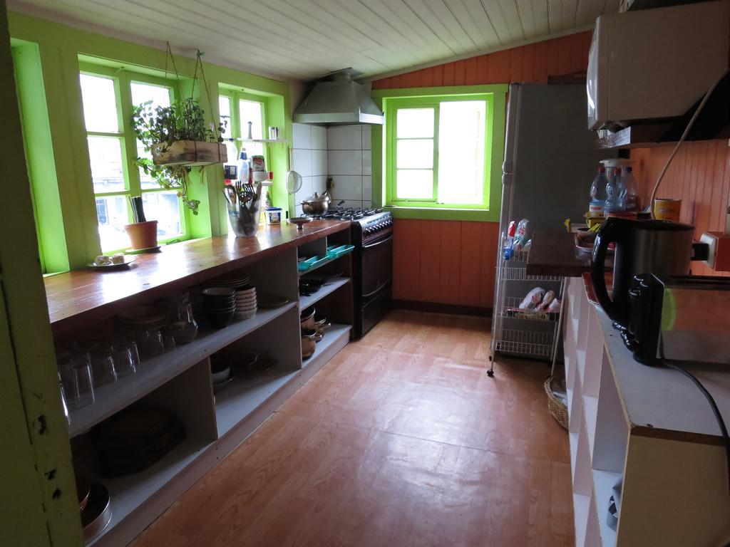Hostal Casa Margouya Пуэрто-Варас Экстерьер фото
